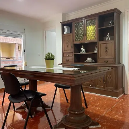 Germanies Y Garaje , Apartamento *